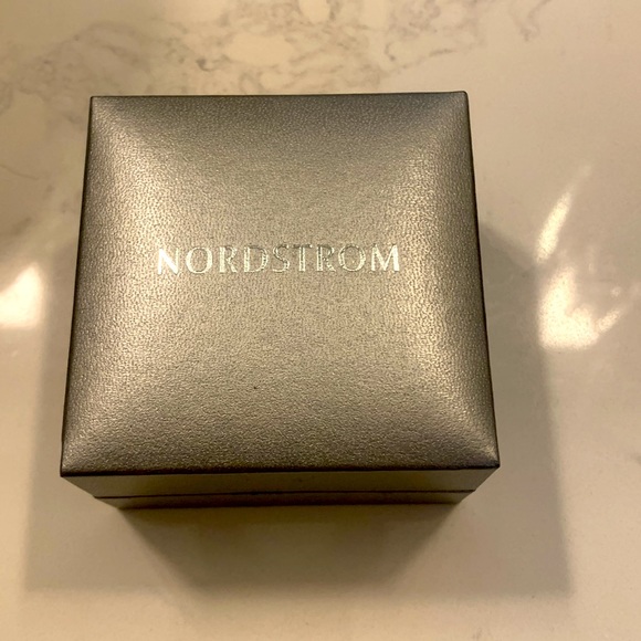 NWT NORDSTROM PEARL AND STERLING SILVER STUD EARRINGS - Picture 3 of 6